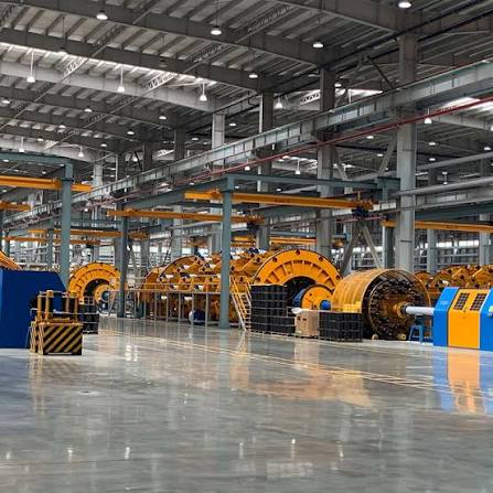 Cable armouring and braiding machine